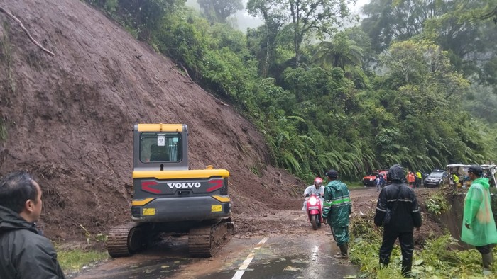 longsor di akses Bromo di Adas Malang