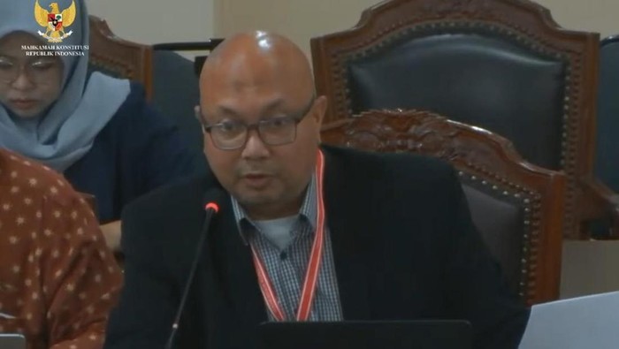 Mantan Ketua KPU RI Ilham Saputra