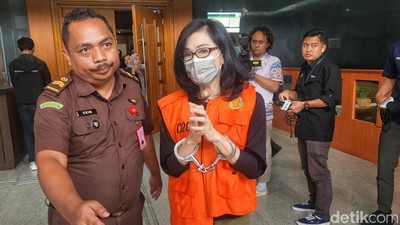 Meirizka Widjaja-Lisa Rachmat Jalani Sidang Suap Vonis Bebas Ronald Tannur