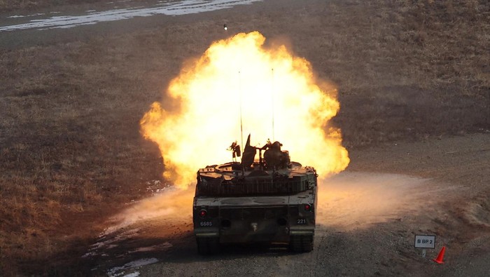 South Korean army soldiers look on during a combined live fire drill between South Korea and the U.S. Army at a military training field in Pocheon, South Korea, February 10, 2025.   REUTERS/Kim Hong-Ji