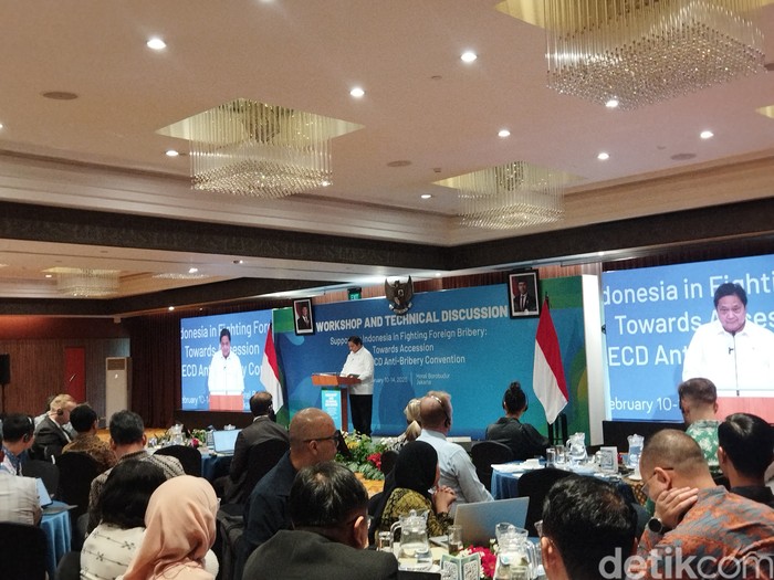 Menko Perekonomian, Airlangga Hartarto, di acara pertemuan teknis OECD Anti Bribery Convention, Jakarta, 10 Februari 2025. (Kurniawan Fadilah/detikcom)