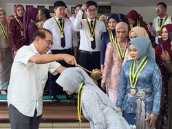 Viral bak Acara Nikahan, Prosesi Siraman Sumpah Dokter Ini Jadi Sorotan