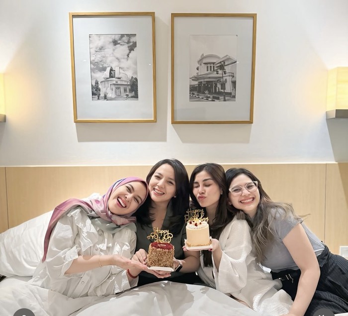 Nisya Ahmad Asyik Kulineran Bersama Nagita Slavina dan Keluarga