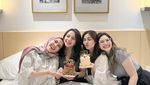 Nisya Ahmad Kompak Kulineran Bareng Nagita Slavina dan Keluarga