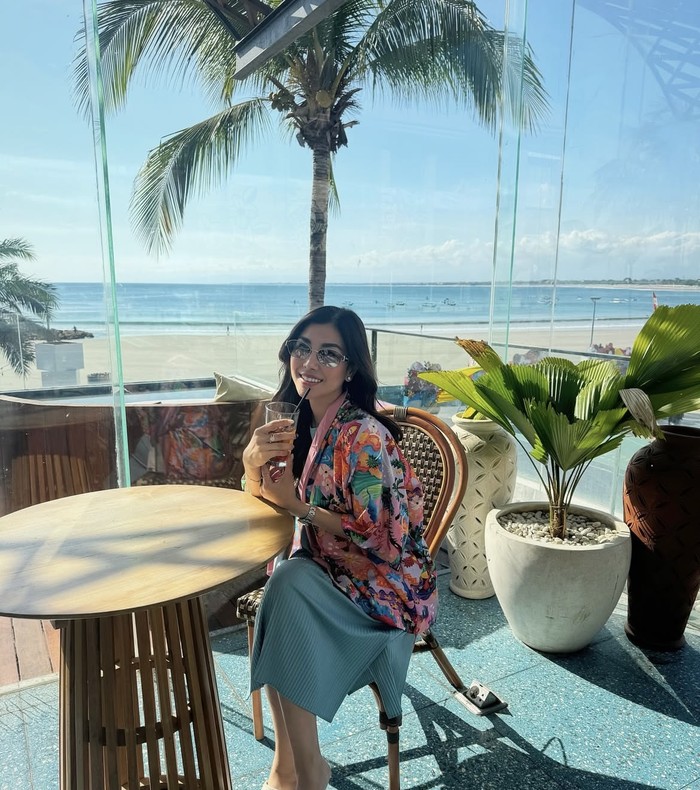 Nisya Ahmad Asyik Kulineran Bersama Nagita Slavina dan Keluarga