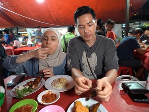Nycta Gina dan Kinos Puas Makan Nasi Uduk hingga Steak di Sunter