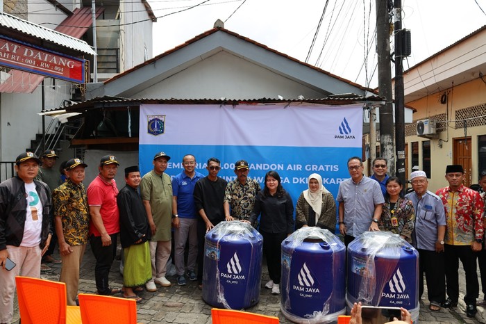 PAM Jaya Salurkan 1.000 Tandon Air Gratis di Area Suplai Tekanan Rendah