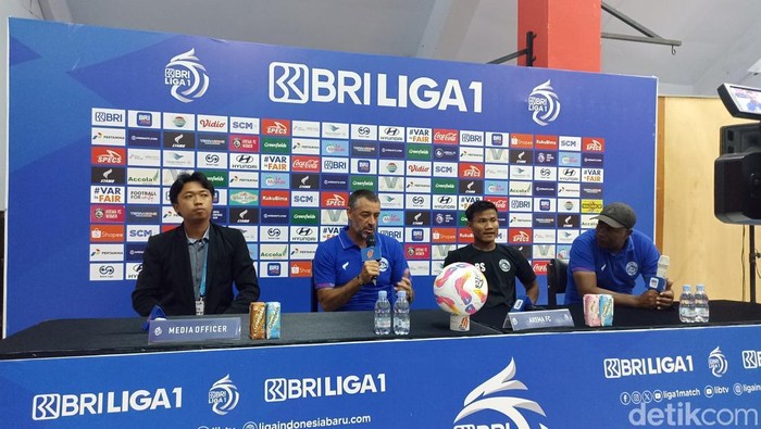 Pelatih Arema FC Ze Gomes