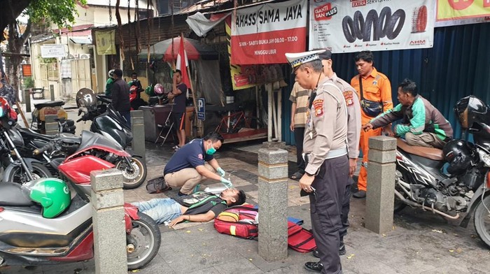 Pemotor di Jl Satrio Jaksel Kecelakaan, Polisi Evakuasi