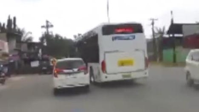 Penampakan bus listrik yang ugal-ugalan di jalanan Kota Medan (Foto: Istimewa)