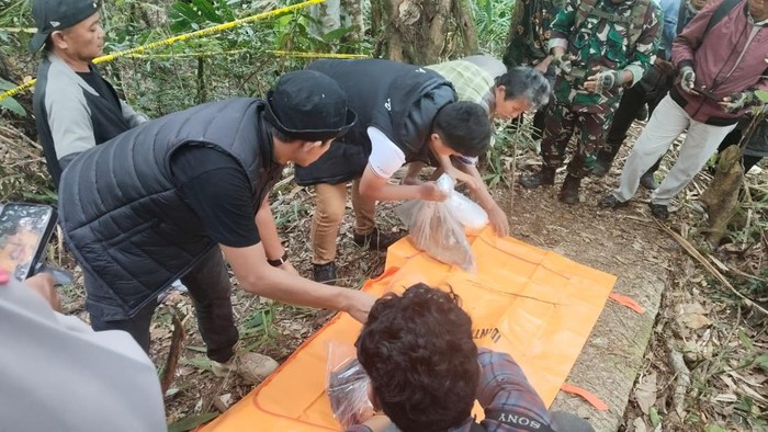 Penuman mayat wanita sisa kerangka di Palopo, Sulsel.