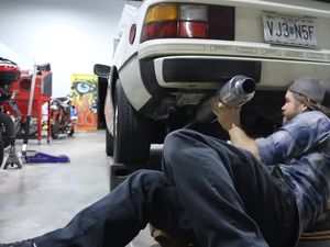 Begini Jadinya Mobil Porsche Pakai Knalpot Motor, Suaranya Gurih Sob!