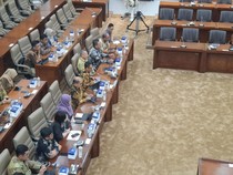 Video: PT Pos Curhat ke DPR, Pemerintah Belum Bayar Dana Bansos Rp 230 M