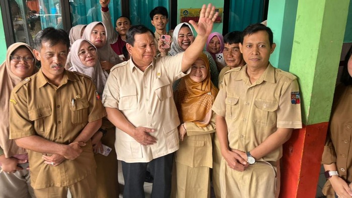 Prabowo saat mengecek makan bergizi gratis di SD Bogor (dok. Istimewa)