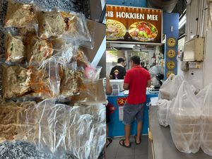 Pria Malaysia Ini Rela ke Singapura Demi Borong 30 Bungkus Mie Hokkian