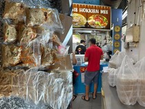 Pria Malaysia Ini Rela ke Singapura Demi Borong 30 Bungkus Mie Hokkian