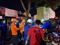 Pikap Tabrak Truk Parkir di Muntilan Magelang, 1 Penumpang Tewas