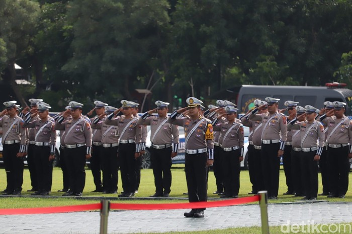 Ribuan personel gabungan disiagakan selama pelaksanaan Operasi Keselamatan Semeru 2025