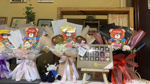 Roemah Cokelat di Semarang kebanjiran pembeli jelang Valentine. Foto diunggah Senin (10/2/2025).