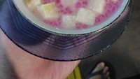 Di kawasan Kramat Raya, Senen, Jakarta Pusat ada tempat menikmati sekoteng yang hangat. Yaitu Sekoteng Yadi Cirebon Asli yang menggunakan gerobak sederhana. Sekoteng di sini dibanderol mulai dari Rp 10.000-an. Foto: Google Review
