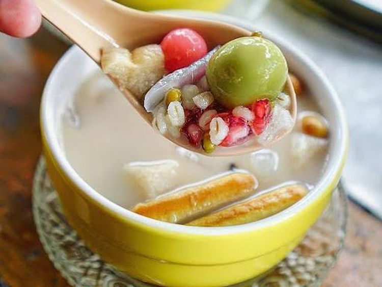 20 Wedang Sekoteng Buat Hangatkan Tubuh Ada di Sini