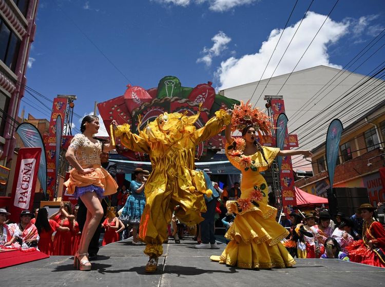 Semarak Tarian Pepino Membuka Musim Karnaval di Bolivia