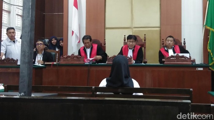 Sidang kasus calo akpol RP 4,9 miliar di PN Makassar.