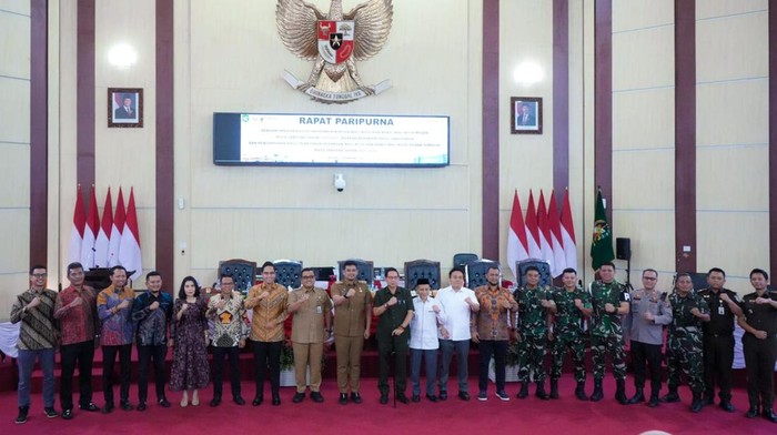 Sidang paripurna DPRD Medan (Foto: Istimewa)