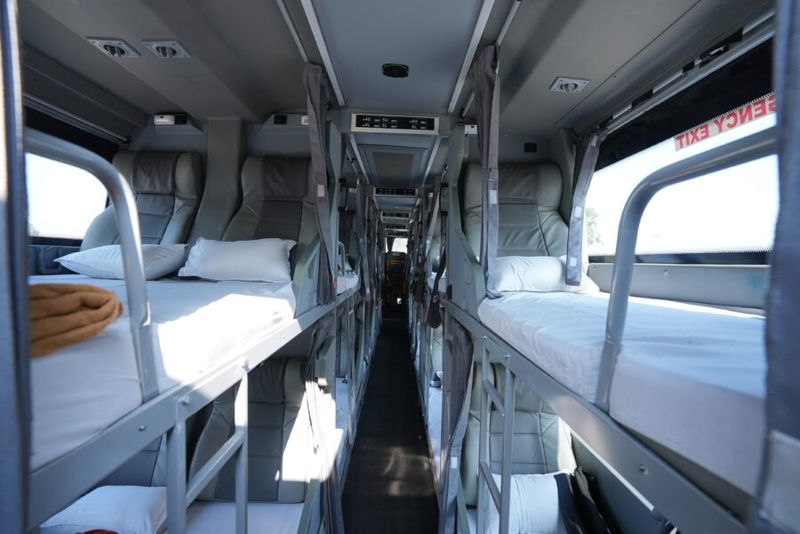 Sleeper bus listrik NueGo