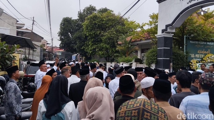 Suasana rumah duka Ajengan Elim Cianjur