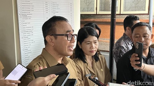 Wali kota Denpasar I Gusti Ngurah Jaya Negara di Puskesmas I Denpasar Utara, Denpasar, Senin (10/2/2025).