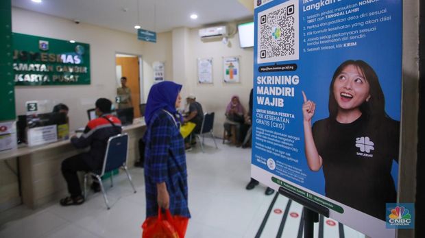 Warga yang berulang tahun melakukan Cek Kesehatan Gratis (CKG) di Puskesmas Kecamatan Gambir, Jakarta, Senin (10/2/2025). (CNBC Indonesia/Faisal Rahman)