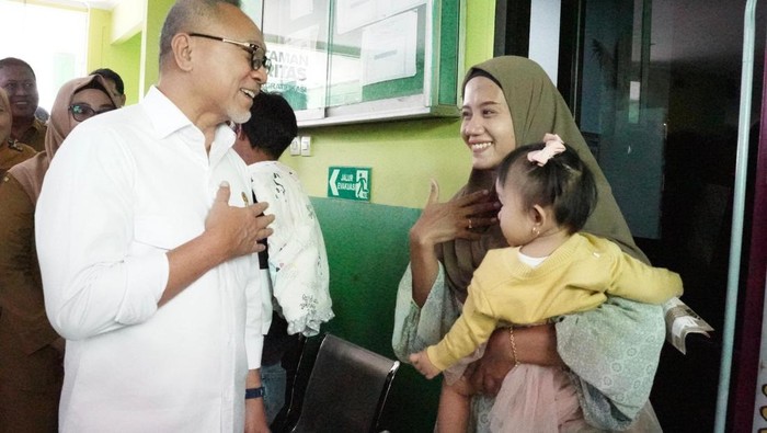 Zulhas mengecek program Cek Kesehatan Gratis di Puskesmas Taman, Sidoarjo (Dok. Istimewa)
