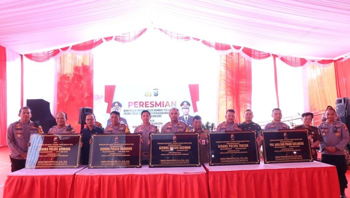 Acara peresmian mapolsek baru jajaran Polres Bojonegoro