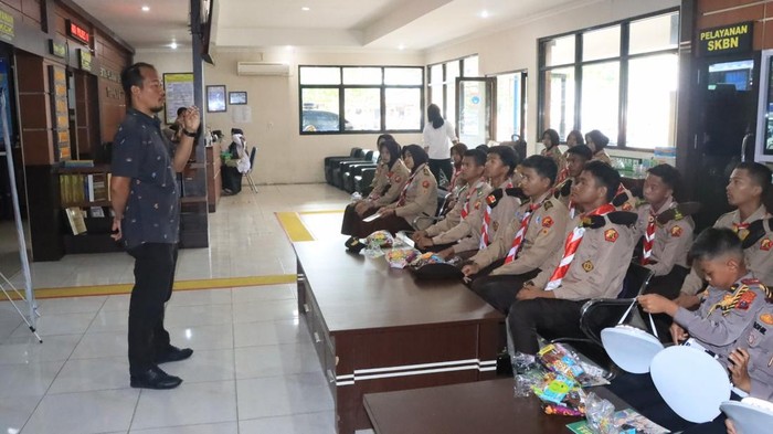 AKP Sutargo membuat pojok edukasi untuk membentengi anak dari bahaya narkoba di Polres Hulu Sungai Utara