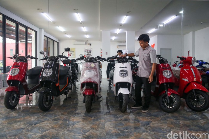 Tak Ada Subsidi, Harga Motor Listrik Tetap Membengkak, Apa Solusinya?