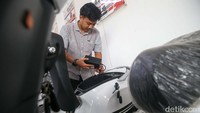 Berdasarkan aturan ini, subsidi sebesar Rp7 juta diberikan untuk satu KTP. Artinya, setiap individu hanya dapat mengajukan subsidi motor listrik sebanyak satu kali.