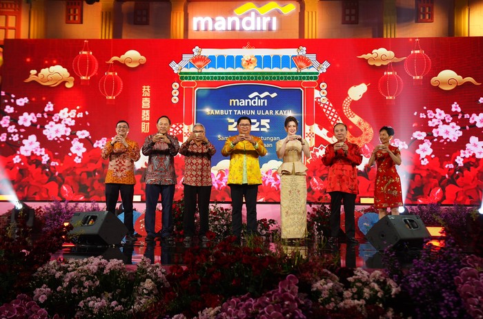 Bank Mandiri menggelar perayaan Tahun Baru Imlek 2576 Kongzili penuh kebersamaan. Perayaan ini diadakan di tiga kota besar, yakni Medan, Surabaya, dan Jakarta.