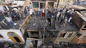 Deretan Rumah di Srinagar Kashmir Hangus Dilalap Api