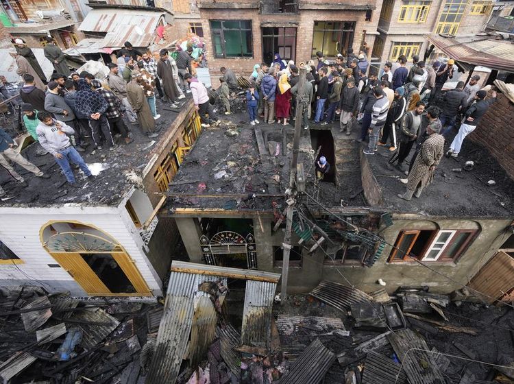 Deretan Rumah di Srinagar Kashmir Hangus Dilalap Api