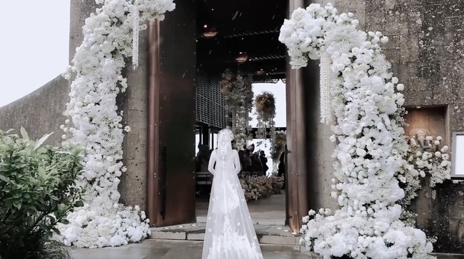 Foto Dekorasi Pernikahan Angga Yunanda dan Shenina Cinnamon