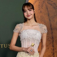 Lisa BLACKPINK telah mengembangkan sayap dan merambah dunia seni peran. Personel grup KPop BLACKPINK itu menerima tawaran membintangi serial Hollywood, The White Lotus Season 3. Foto: Getty Images