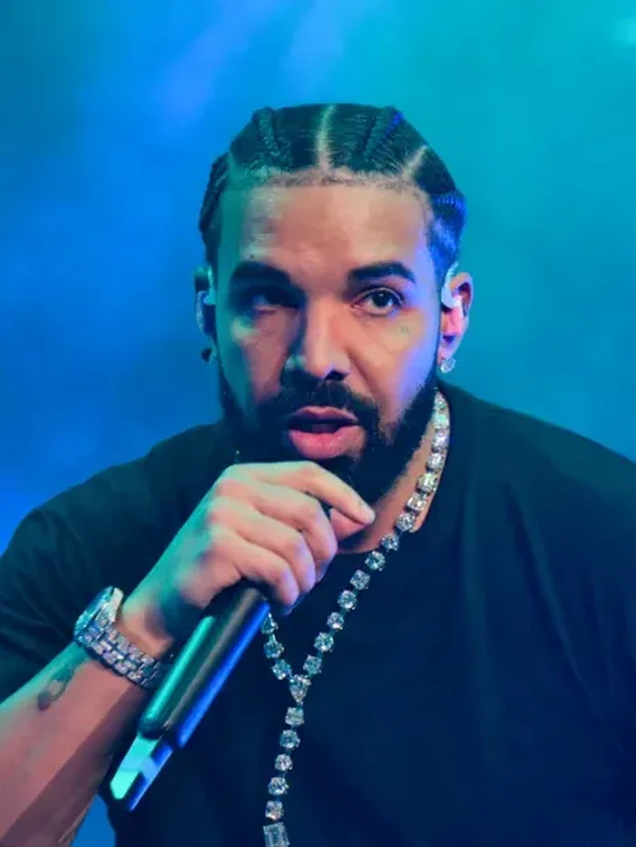 Gokil! Sebelum Konser, Drake Pesan Ayam dan Kentang Goreng Rp 27 Juta Gokil! Sebelum Konser, Drake Pesan Ayam dan Kentang Goreng Rp 27 Juta