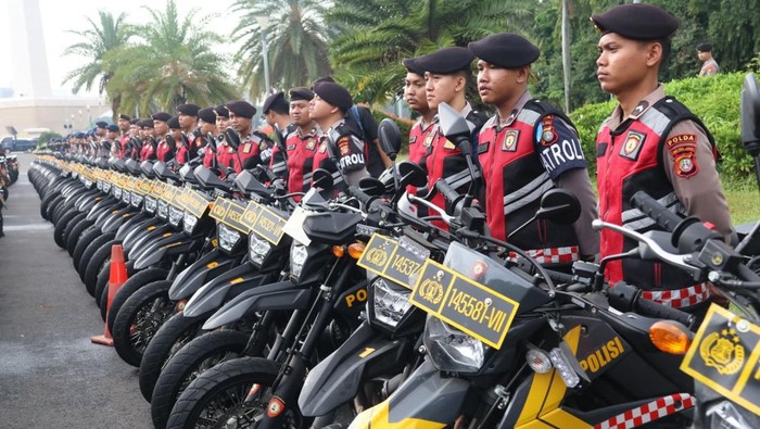 Kapolda Metro Jaya Irjen Karyoto membentuk Tim Pemecah Macet yang bakal mengurai lalin semrawut di Jakarta. Tim Pemecah Macet diapelkan di Lapangan Monas, Jakarta Pusat, pada Selasa (11/2/2025) pagi tadi.