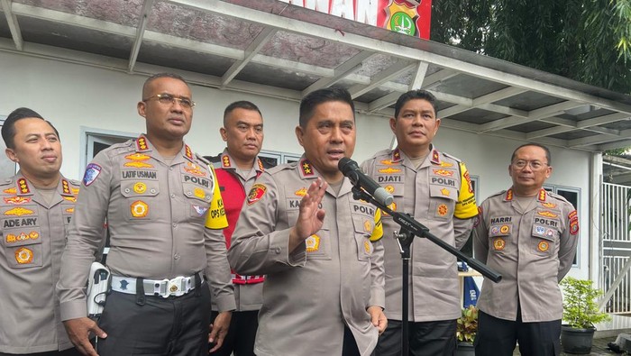 Kapolda Metro Jaya Irjen Karyoto mengatakan akan membentuk Tim Pemecah Macet untuk mengurai lalin Jakarta.