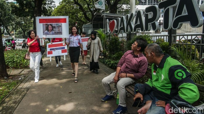 Kasus Penculikan oleh Orang Tua Mandek, Emak-emak Lapor ke Wapres Sejumlah emak-emak mendatangi Kantor Wakil Presiden RI, Jakarta, Selasa (11/2/2025). Mereka mengadukan kasus penculikan oleh orang tua (parental abduction) yang mandek.