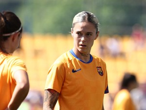 Pemain Barcelona Dikecam Usai Colek Kemaluan Lawan