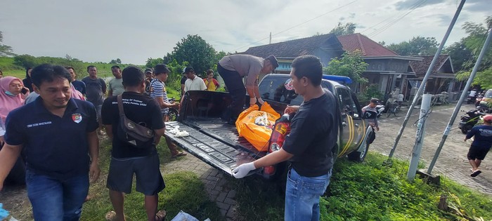 Mayat perempuan sweater kuning di Jombang