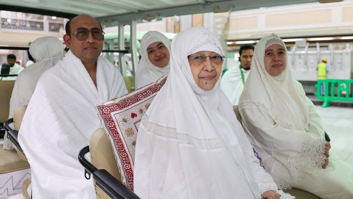 Megawati dan keluarga selesai menjalani ibadah umrah Megawati dan keluarga selesai menjalani ibadah umrah