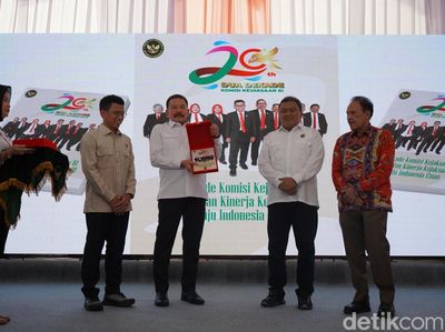 Momen Jaksa Agung ST Burhanuddin Hadiri HUT Komisi Kejaksaan